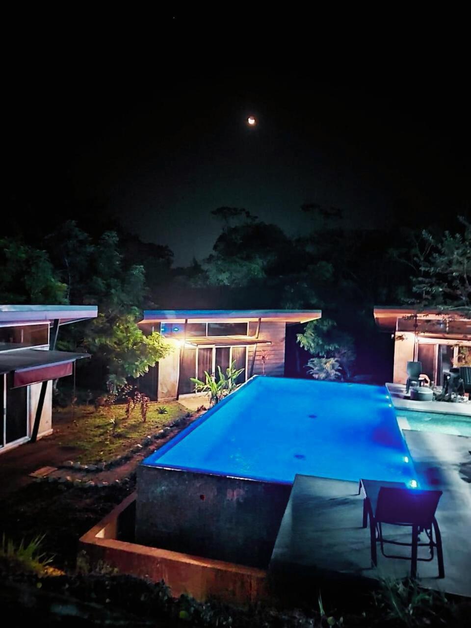 Hotel Y Restaurante Colonial Caribe Montezuma Exterior foto